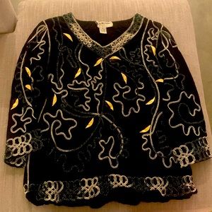 Vintage 80’s woman’s sweater gold and black sparkly